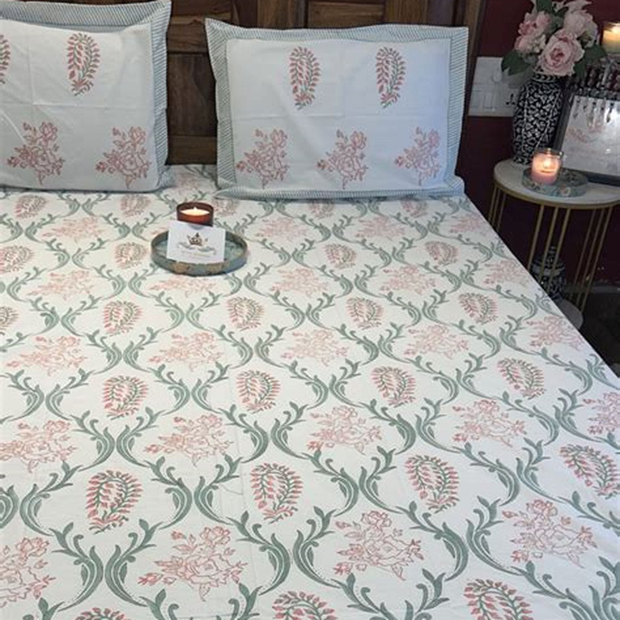 BEDSHEET WHITE AND ROSE